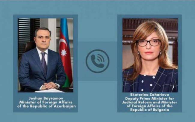 Ceyhun Bayramov həmkarı ilə telefonla danışdı