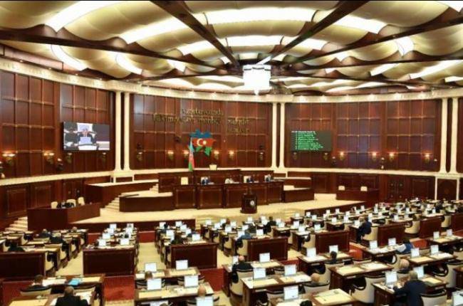 Deputatlar bu gün 13 məsələni müzakirə edəcək -