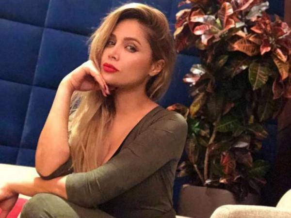 Nigar Camalın qızları ilə hovuz görüntüləri yayıldı -