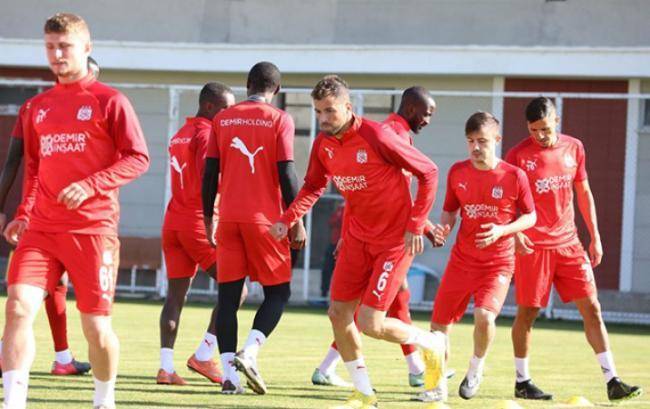 “Sivasspor”un futbolçusu “Qarabağ”la matçı buraxacaq