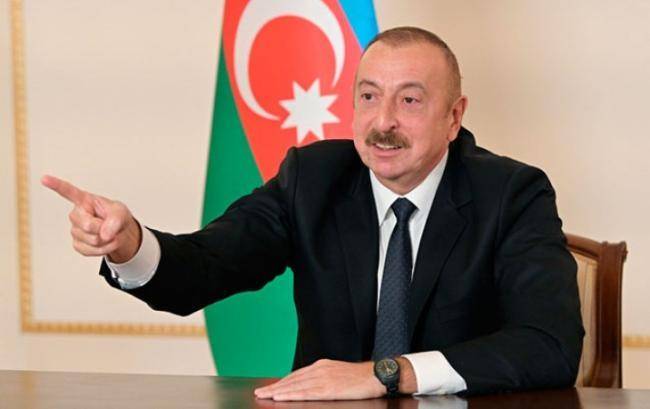 “İstifadə etsə, “valyutası” da kəllə-mayallaq gedəcək”