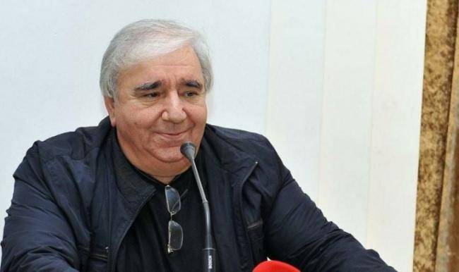 Xalq şairi evini şəhid ailəsinə bağışladı