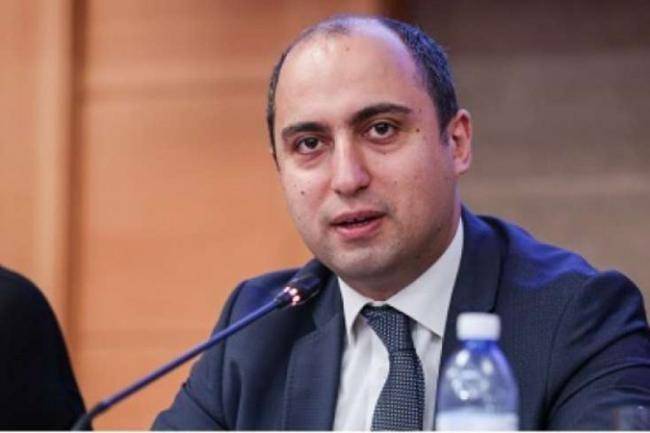 Təhsil naziri iki şöbə müdirini işdən çıxardı