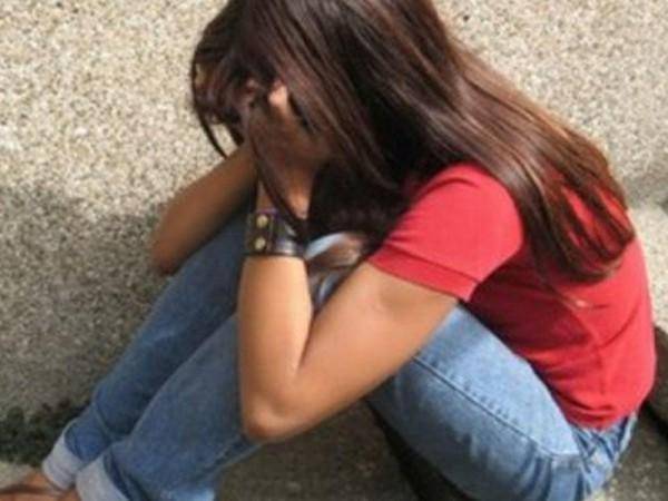 Evli oğlan 15 yaşlı qızla pivəxanada tutuldu -