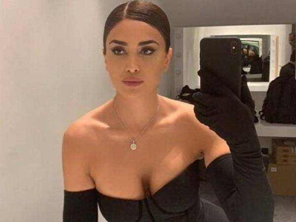 Pərvin cazibədar bədən quruluşu ilə göz oxşadı -