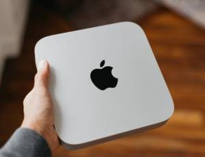 Apple M3 Mac mini-ni sınaqdan ke&ccedil;irir Xəbər şəkili