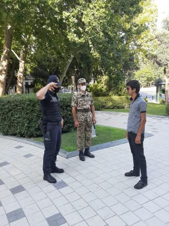 Bakı polisi reyd ke&ccedil;irir - FOTO