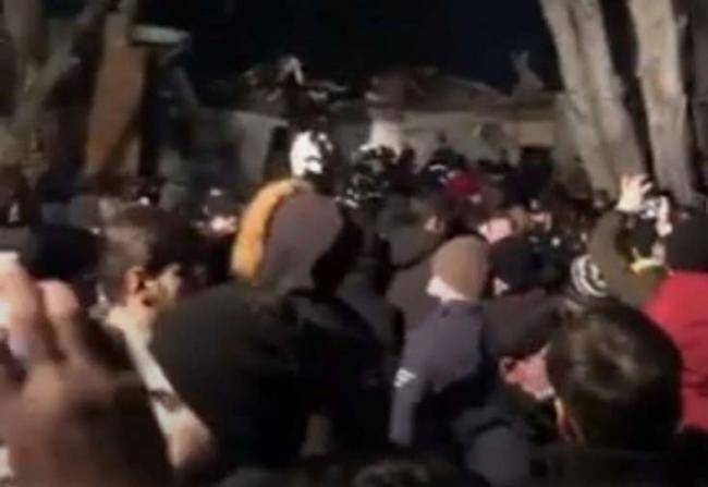 Xırdalanda güclü partlayış: Dağıntılar altında qalanlar var -