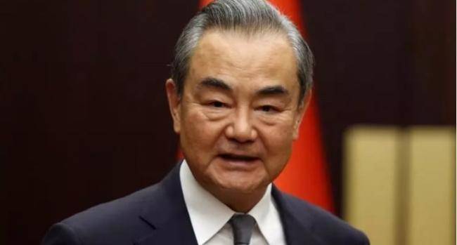 Çin xarici işlər nazirindən diplomatik jest!