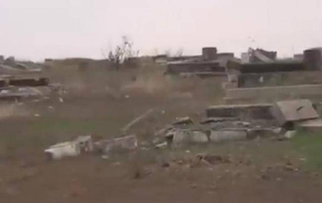 Ermənilər tərəfindən Füzulidə dağıdılmış qəbiristanlıq -