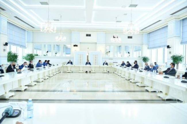 Milli Məclisin iqtisadi blokuna daxil olan