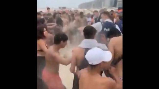 Dənizdə polislərlə gənclər arasında k&uuml;tləvi dava - 