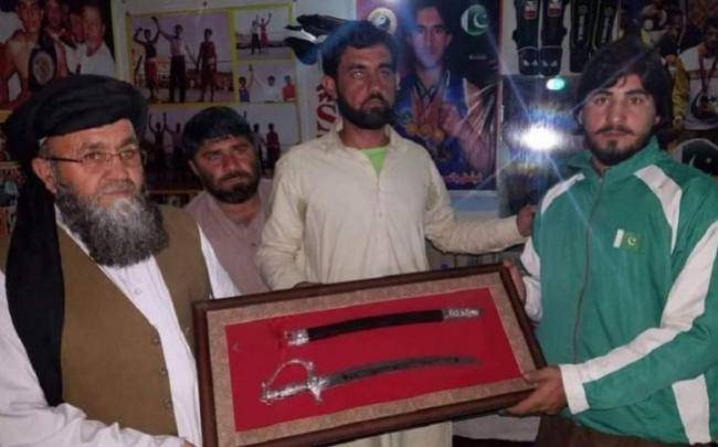 Boksçu aldığı zərbədən öldü -VİDEO