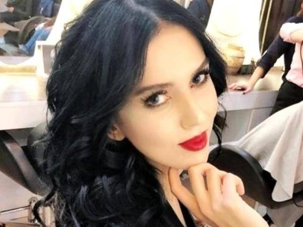 Məşuquna çılpaq şəklini göndərən təzə gəlin biabır oldu -