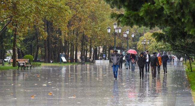 Bakıda yağışlı hava nə vaxta kimi davam edəcək?