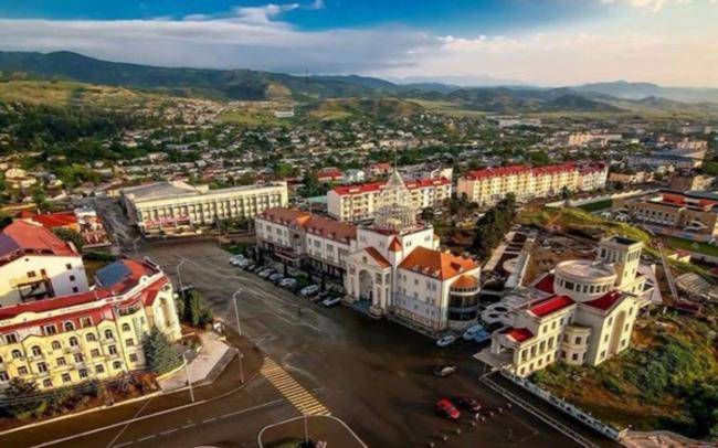 Xankəndidə evlər kütləvi satışa çıxarıldı -