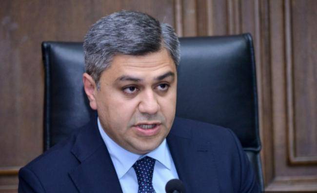 “Siyasi böhran ölkə dağılanadək davam edəcək” -