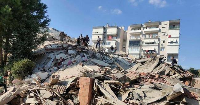 İzmirdə &ouml;lən və yaralıların sayını a&ccedil;ıqladı