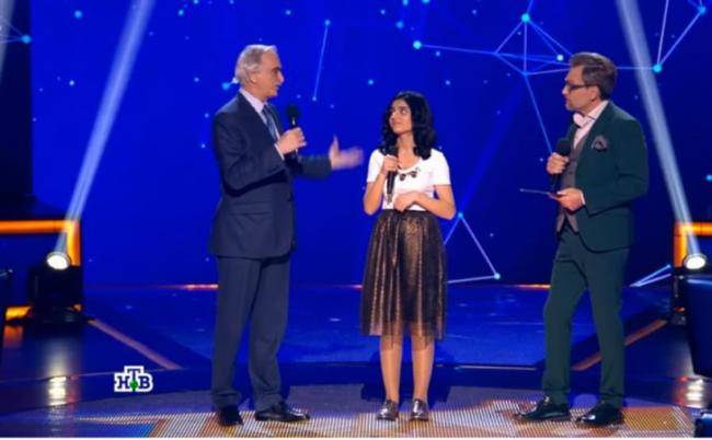 Azərbaycanlı qız Rusiyada "Ana" mahnısı ilə heyran etdi -