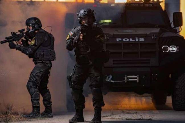 Bakı polisi idman zalına basqın etdi - Saxlanılanlar var -