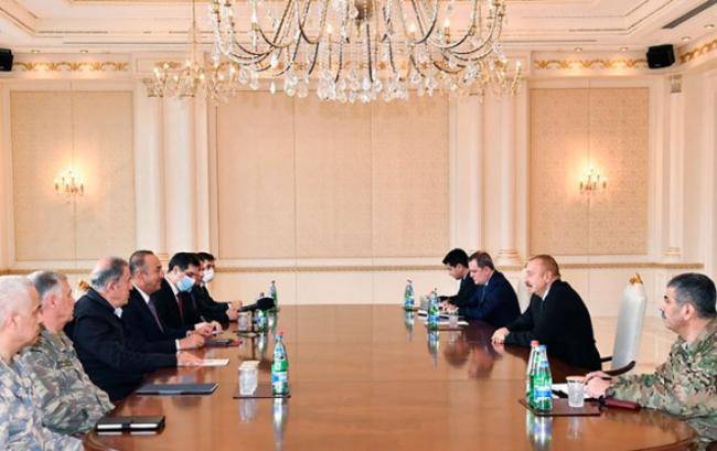 Prezident Hulusi Akarı və Çavuşoğlunu qəbul etdi -