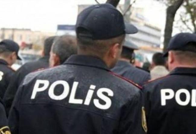 Polis rəisi və ailə &uuml;zvləri-