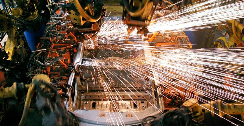 GM Elektrikli Avtomobil İstehsalını Azaltsa da, Escalade IQ üçün Əlsiz İdarəetmə Sistemini 2028-də Tətbiq Edəcək