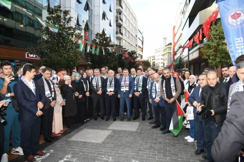 Trabzondan Qəzzaya 250 ton yardım karvanı yola salındı: "Daimi atəşkəs diləyirik"