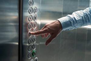 Ermənistan parlamentində deputatlar üçün 67 min dollarlıq lift quraşdırılacaq Xəbər şəkili