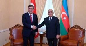 Cevdet Yılmaz Əli Əsədovu təbrik etdi Xəbər şəkili