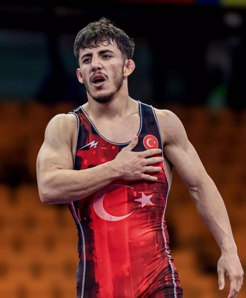 Tolqa Özbek U23 Dünya Güləş Çempionatında (61 kq) Bürünc Medala Sahib Çıxdı