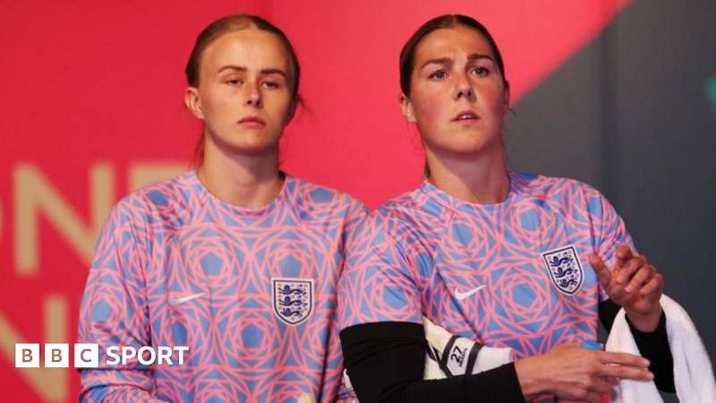 Mary Earps İddia Edir: Hannah Hampton-ın Komandaya Qaytarılması "Pis Davranışın Mükafatlandırılması" idi