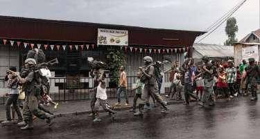 Üsyançılar paytaxtı mühasirəyə aldı