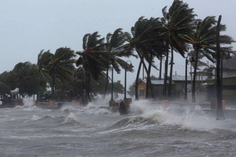 Dominikanda qasırğa səbəbindən 1,2 milyondan çox sakin susuz qalıb