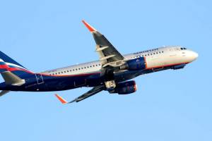 KİV: Rusiya Suriyadakı aviabazaya uçuşları bərpa edib