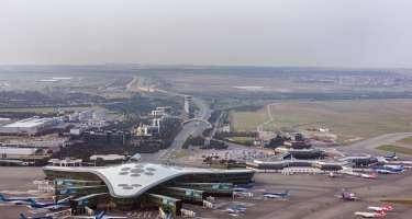 Sərnişin təyyarəsi Bakıya məcburi eniş etdi