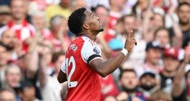 İngiltərə PL:  "Arsenal" darmadağınla üç xala sevindi