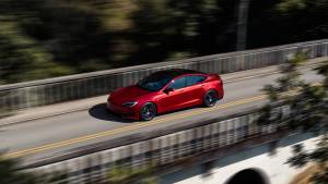 Yeni Xüsusiyyətlərlə Avropada: Tesla Model S və Model X Yeniləndi - 744 km Mənzil Xəbər şəkili