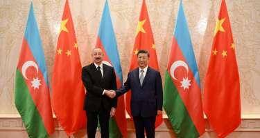 İlham Əliyev Si Cinpin ilə görüşüb