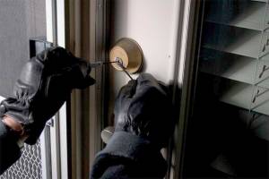 Paytaxtda evdən 15500 manat oğurlanıb Xəbər şəkili