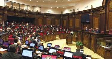 Ermənistanda iki deputatın toxunulmazlığı ləğv edildi