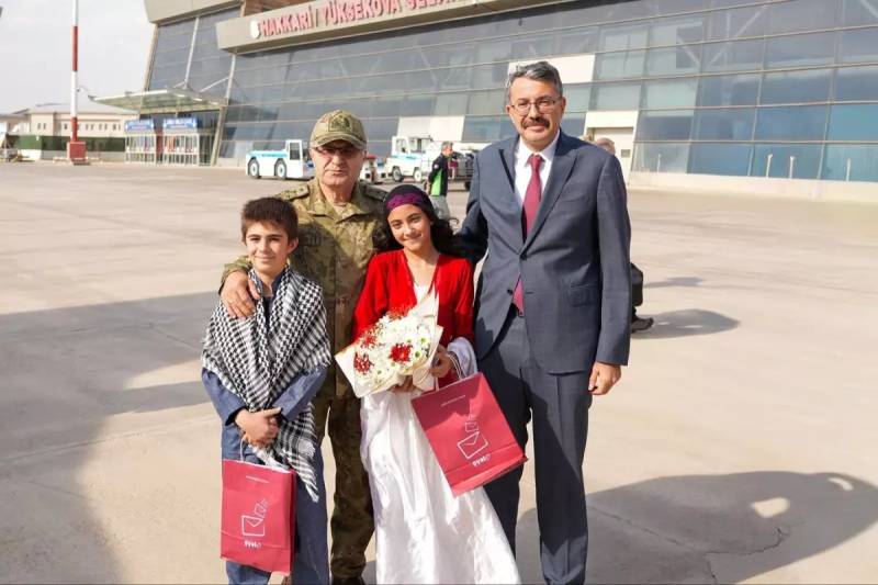 Quru Qoşunları Komandanı Orgeneral Metin Tokelin Hakkariyə Yüksək Səviyyəli Ziyarəti Xəbər şəkili