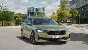 Yanacaq Qənaəti Rekordu: Skoda Superb Bir Çən Dizellə 2831 KM Yol Qət Etdi