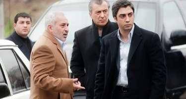 "Kurtlar Vadisi"nin məşhur aktyoru daxmada yaşayır - FOTO