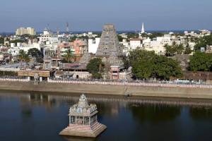 Hindistan sahillərini zəhərli köpük örtüb