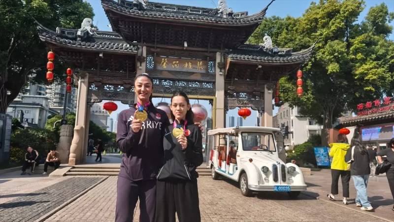 Çində keçirilən Dünya Taekvondo Çempionatı: Nafiya Quş Aydın və Əminə Göyəbaxan Qızıl Medala Sahib Çıxdılar