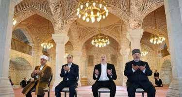 İlham Əliyev və Berdiməhəmmədov Yuxarı Gövhər Ağa məscidini ziyarət etdilər