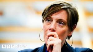 Cinsi İstismar Araşdırması Böhranı: Zərərçəkənlər Hökumətdən Nazir Jess Phillips-in İstehfasını Tələb Edirlər Xəbər şəkili