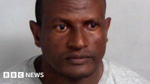 Deportasiyanı pozmaq hədəsi: Səhvən azad edilən miqrant cinayətkara 500 funt niyə verildi? Xəbər şəkili