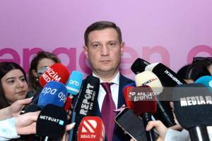 Poliklinikalarda elektron növbə sistemi bütün ölkəni əhatə edəcək Xəbər şəkili